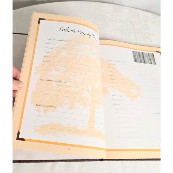 Our Family Tree and Album Book by the Five Mile Press Pty Ltd. Hardcover - Picture 4 of 6